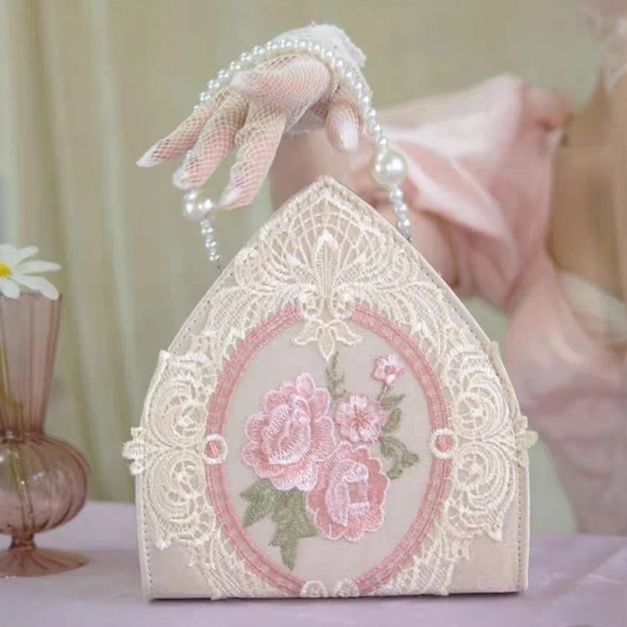 Retro Imitation pearl handle women's bag sweet lace flower embroidered bag versatile triangular clutch purse party dinner bags
Retro Imitation pearl handle women's bag sweet lace flower embroidered bag versatile triangular clutch purse party dinner bags
