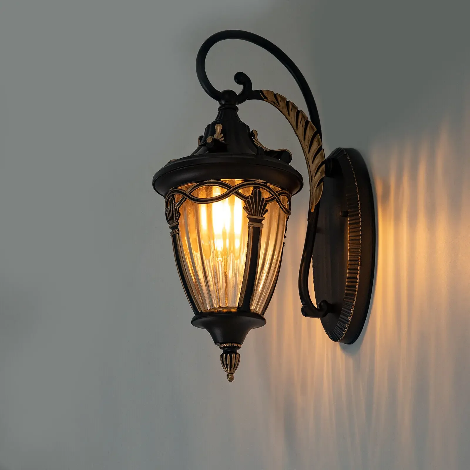 Antique Bronze Wall Light Fixture - Outdoor/Indoor Lantern for Porch, Exterior, Traditional Home Decor
Antique Bronze Wall Light Fixture - Outdoor/Indoor Lantern for Porch, Exterior, Traditional Home Decor