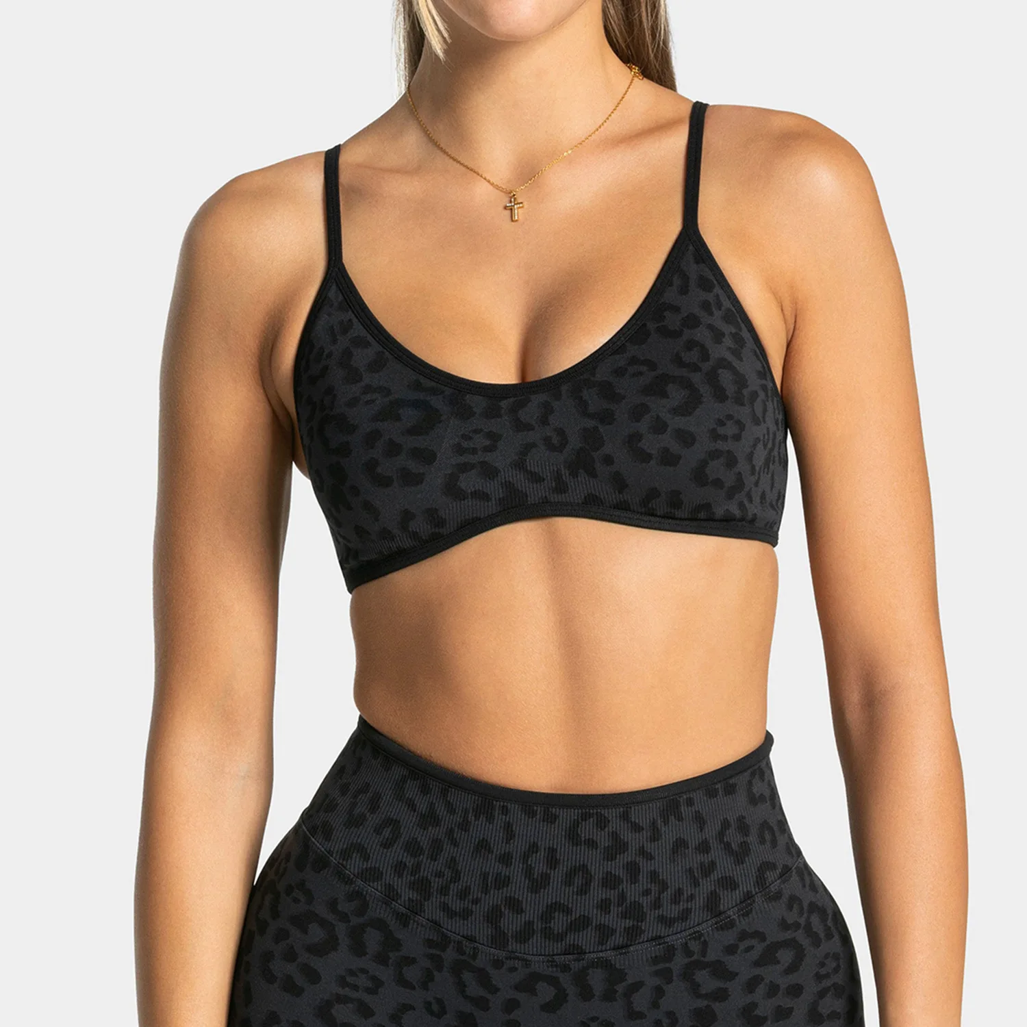 Braided Leopard Print Sports Bra - High Impact Support, Push-Up Design, Anti-Downward Shift, Breathable & Comfortable for Gym
Braided Leopard Print Sports Bra - High Impact Support, Push-Up Design, Anti-Downward Shift, Breathable & Comfortable for Gym