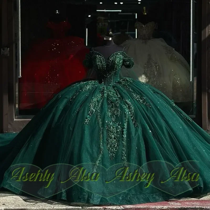 Emerald Green Shiny Quinceanera Dresses Ball Gown Off The Shoulder Appliques Lace Beads Corset Sweet 16 Vestidos 15 De XV Anos
Emerald Green Shiny Quinceanera Dresses Ball Gown Off The Shoulder Appliques Lace Beads Corset Sweet 16 Vestidos 15 De XV Anos