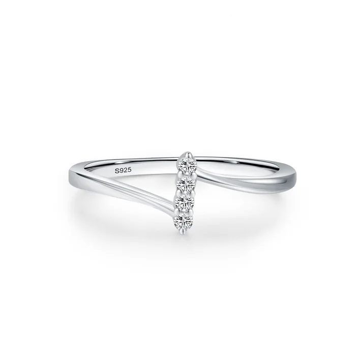 925 Sterling Silver Women's Fashion Light Luxury Zircon Design Wedding Ring
925 Sterling Silver Women's Fashion Light Luxury Zircon Design Wedding Ring
