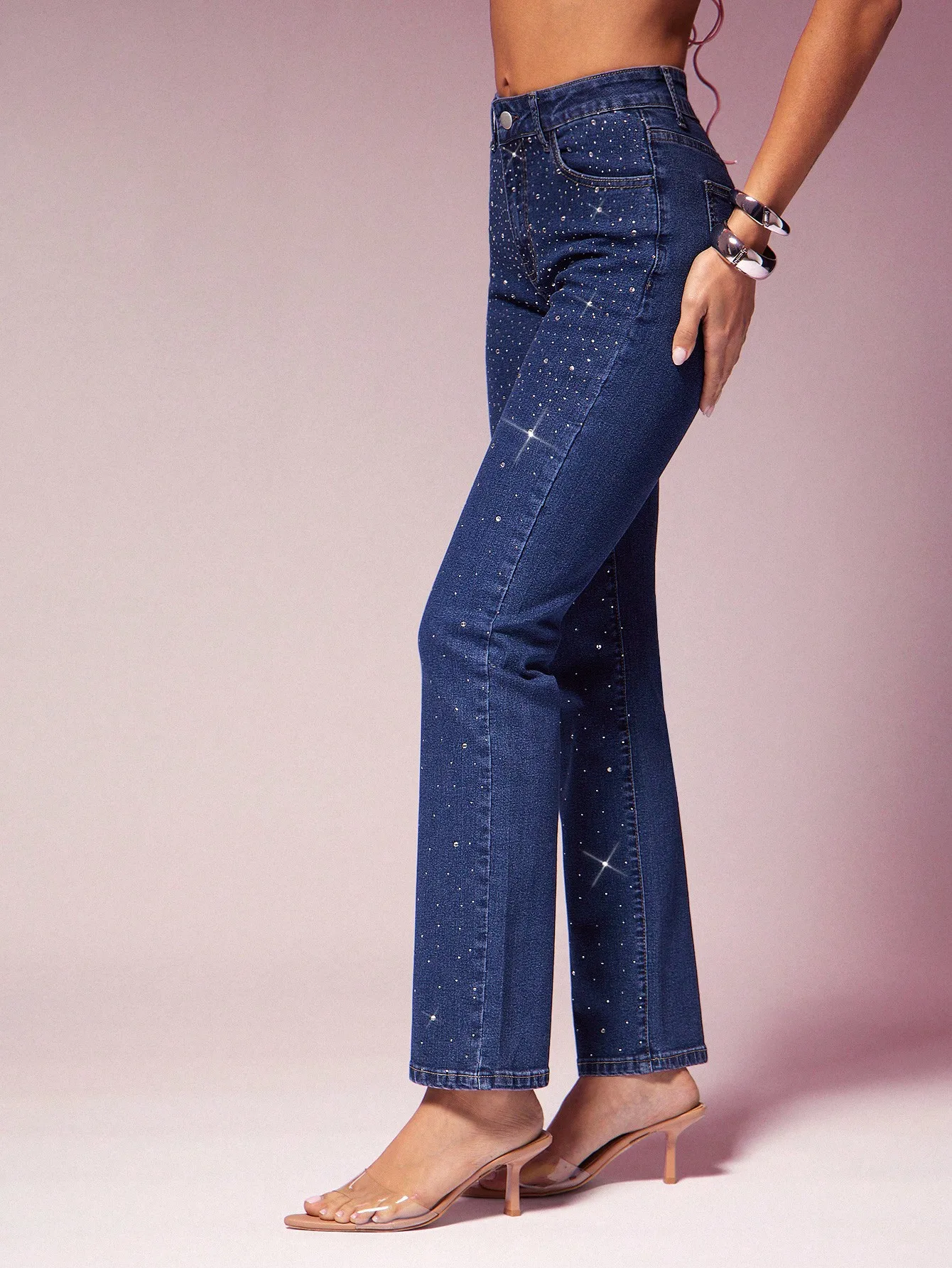 Женские джинсы с расклешенными штанинами, украшенные стразами, с высокой талией, повседневные джинсовые брюки
Женские джинсы с расклешенными штанинами, украшенные стразами, с высокой талией, повседневные джинсовые брюки