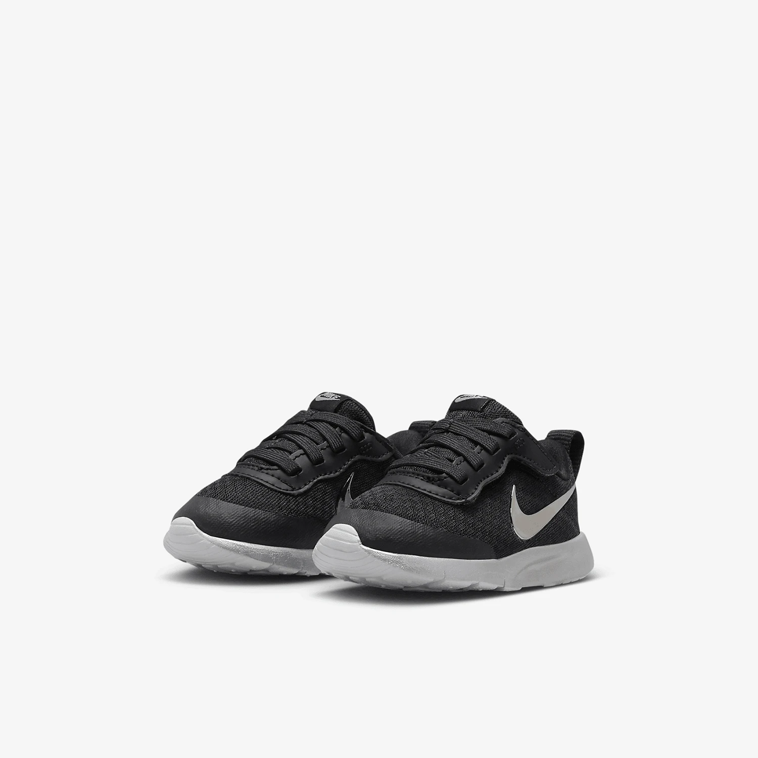 Nike genuine Tanjun SE EasyOn baby Velcro sneakers FZ1015-001
Nike genuine Tanjun SE EasyOn baby Velcro sneakers FZ1015-001