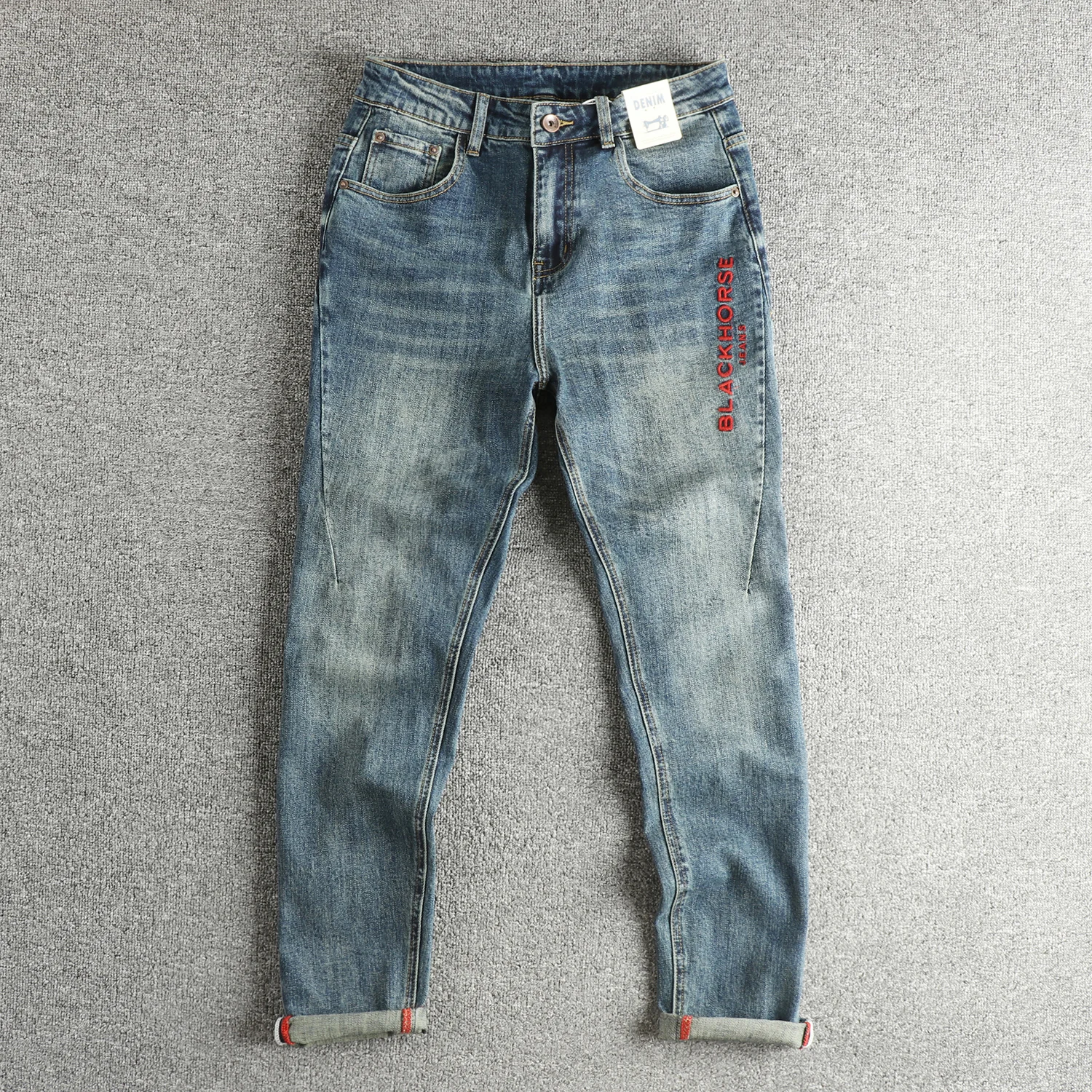 Retro Style Men's Blue Denim Jeans Washed out Faded Small Foot Version Machine Embroidery Lettering Casual Cotton Blend
Retro Style Men's Blue Denim Jeans Washed out Faded Small Foot Version Machine Embroidery Lettering Casual Cotton Blend