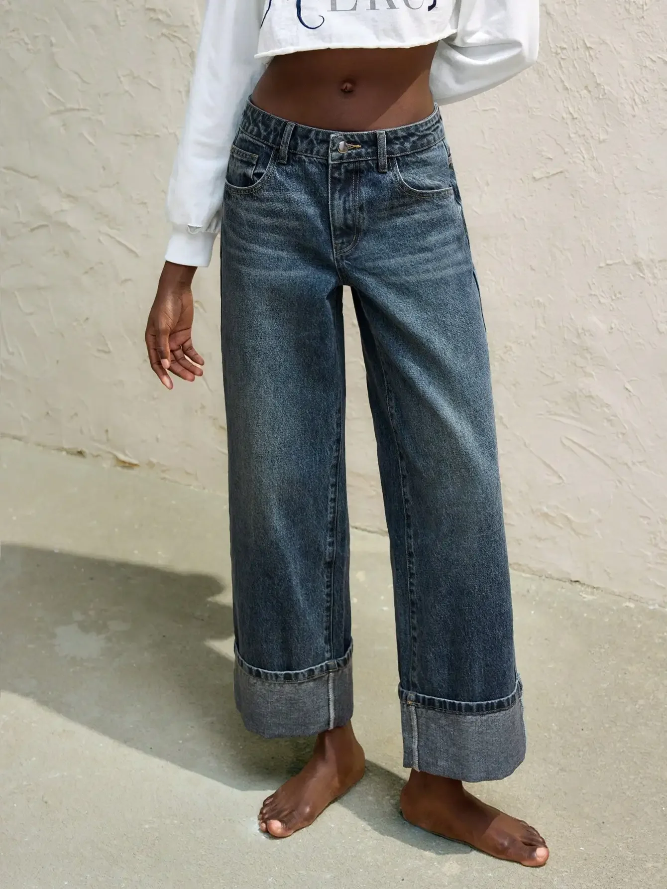 Women's Vintage Washed Blue Straight Leg 7/8 Jeans with Cuffed Hem, Loose Fit Casual Denim Pants
Women's Vintage Washed Blue Straight Leg 7/8 Jeans with Cuffed Hem, Loose Fit Casual Denim Pants