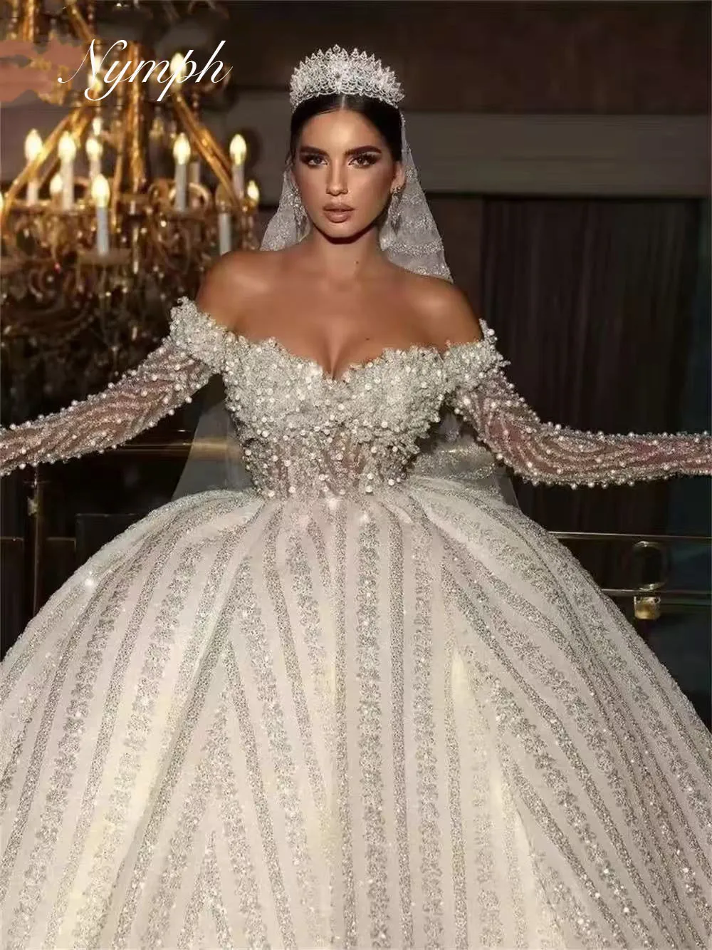 Charming Classic 3D Flower Wedding Dress 2025 Sparkling Beaded Bridal Gown Ball Gown Off-shoulder Vestidos De Novia
Charming Classic 3D Flower Wedding Dress 2025 Sparkling Beaded Bridal Gown Ball Gown Off-shoulder Vestidos De Novia