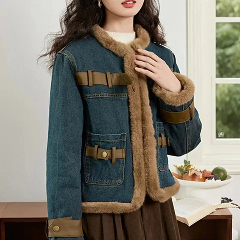 2025 Winter Women Plush Trim Fleece Lined Denim Jackets Thick Cotton Padded Long Sleeve Casual Jeans Coat Parka Female Outerwear
2025 Winter Women Plush Trim Fleece Lined Denim Jackets Thick Cotton Padded Long Sleeve Casual Jeans Coat Parka Female Outerwear