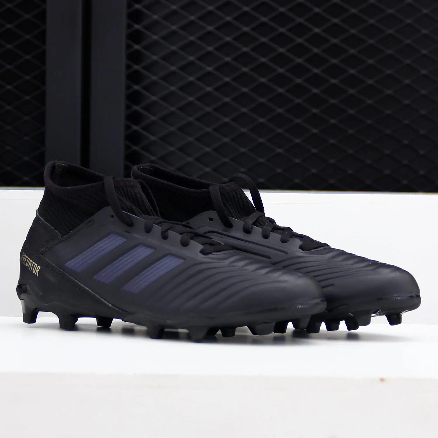 Adidas Genuine Predator 19.3 FG Big Kid Футбольные бутсы G25794
Adidas Genuine Predator 19.3 FG Big Kid Футбольные бутсы G25794