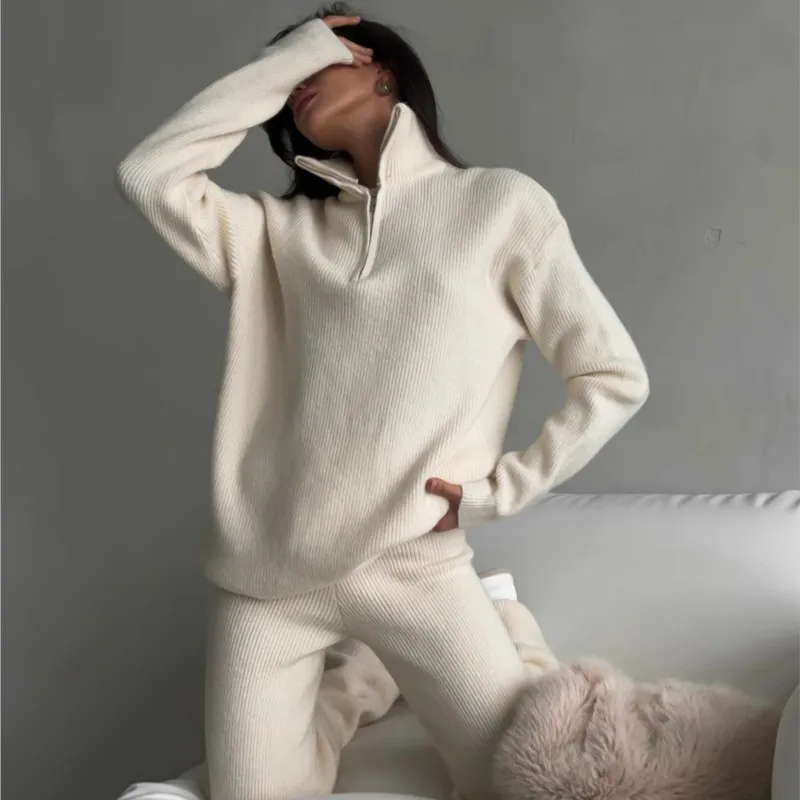 2025 Spring Autumn New Women's Chic Casual Half-Zip Collared Knit Two-Piece Set Elegant Solid Color Sweater Set
2025 Spring Autumn New Women's Chic Casual Half-Zip Collared Knit Two-Piece Set Elegant Solid Color Sweater Set