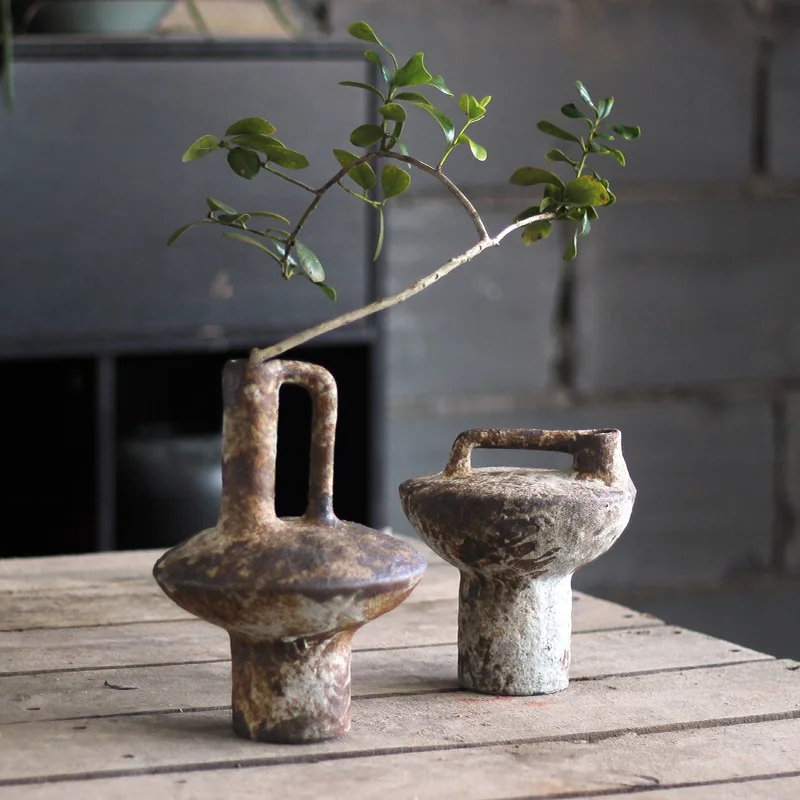 Retro Nostalgic Rough Clay Ceramic Vase Vintage Handmade Pottery Vase Home Decor for Dried Flower Arrangement
Retro Nostalgic Rough Clay Ceramic Vase Vintage Handmade Pottery Vase Home Decor for Dried Flower Arrangement