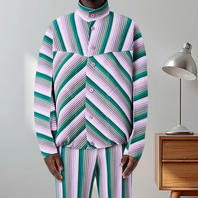 2025 Spring New Miyake Pleated Men's Striped Loose Pressed Pleated Jacket Large Size Fashion Jacket Fashions Couple Clothes
2025 Spring New Miyake Pleated Men's Striped Loose Pressed Pleated Jacket Large Size Fashion Jacket Fashions Couple Clothes