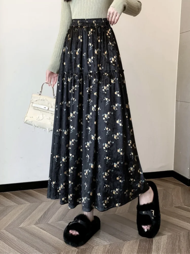 SMTHMA New Autumn and winter gold velvet floral skirt black fungus lace splicing long skirt large swing A-line skirt
SMTHMA New Autumn and winter gold velvet floral skirt black fungus lace splicing long skirt large swing A-line skirt