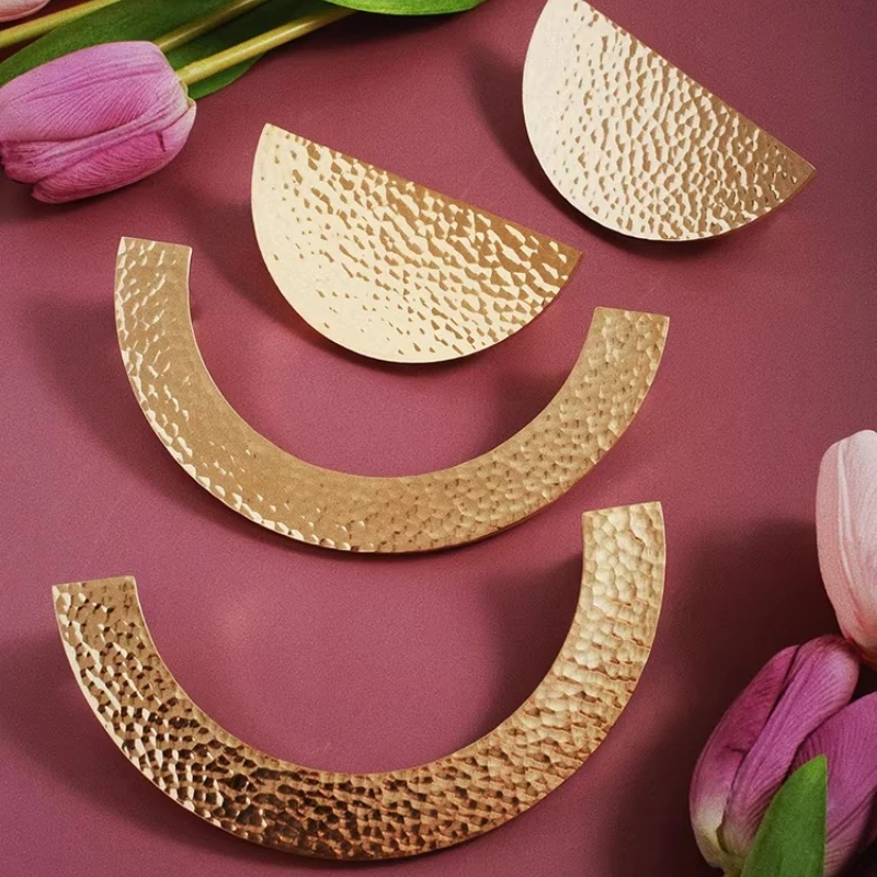 Handmade Hammered Gold Cabinet Knobs Luxury Semi-Circle Drawer Pulls for Wardrobe Doors Decor Modern Furniture Hardware
Handmade Hammered Gold Cabinet Knobs Luxury Semi-Circle Drawer Pulls for Wardrobe Doors Decor Modern Furniture Hardware