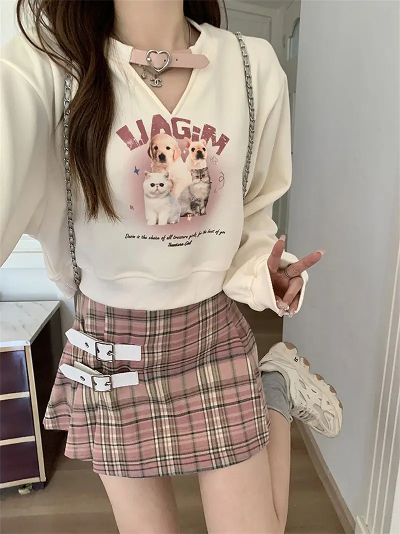 Japan Sweet Design V-Neck Sweatshirt For Spring And Autumn Students New Loose And Chic Long-Sleeved Short Bestie Tops For Women
Japan Sweet Design V-Neck Sweatshirt For Spring And Autumn Students New Loose And Chic Long-Sleeved Short Bestie Tops For Women