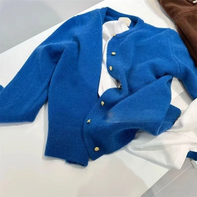 Женский вязаный свитер с золотыми пуговицами и круглым вырезом, весна-осень 2026, новый вязаный кардиган, укороченный кардиган, женский свитер
Женский вязаный свитер с золотыми пуговицами и круглым вырезом, весна-осень 2026, новый вязаный кардиган, укороченный кардиган, женский свитер