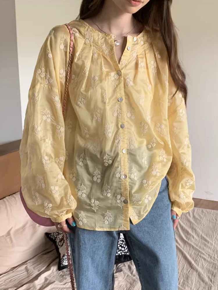 Retro Chic Summer round Ne Embroidered Long Sve Loose Fit Sun Protection irt Women's Faion Korean Sle Blouse
Retro Chic Summer round Ne Embroidered Long Sve Loose Fit Sun Protection irt Women's Faion Korean Sle Blouse