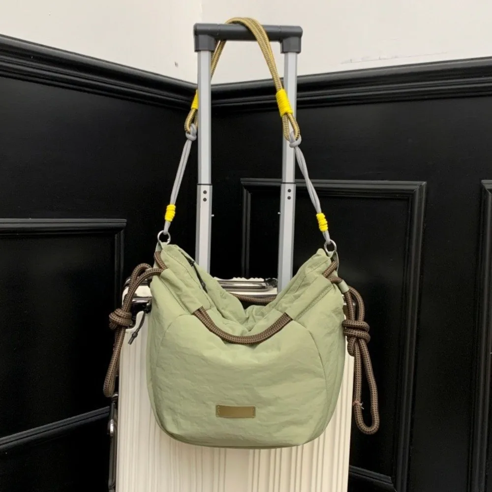 Fashion Contrast Color Drawstring Shoulder Bag Multi-pocket Large Capacity Tote Bag Webbing Korean Style Handbag Sports
Fashion Contrast Color Drawstring Shoulder Bag Multi-pocket Large Capacity Tote Bag Webbing Korean Style Handbag Sports
