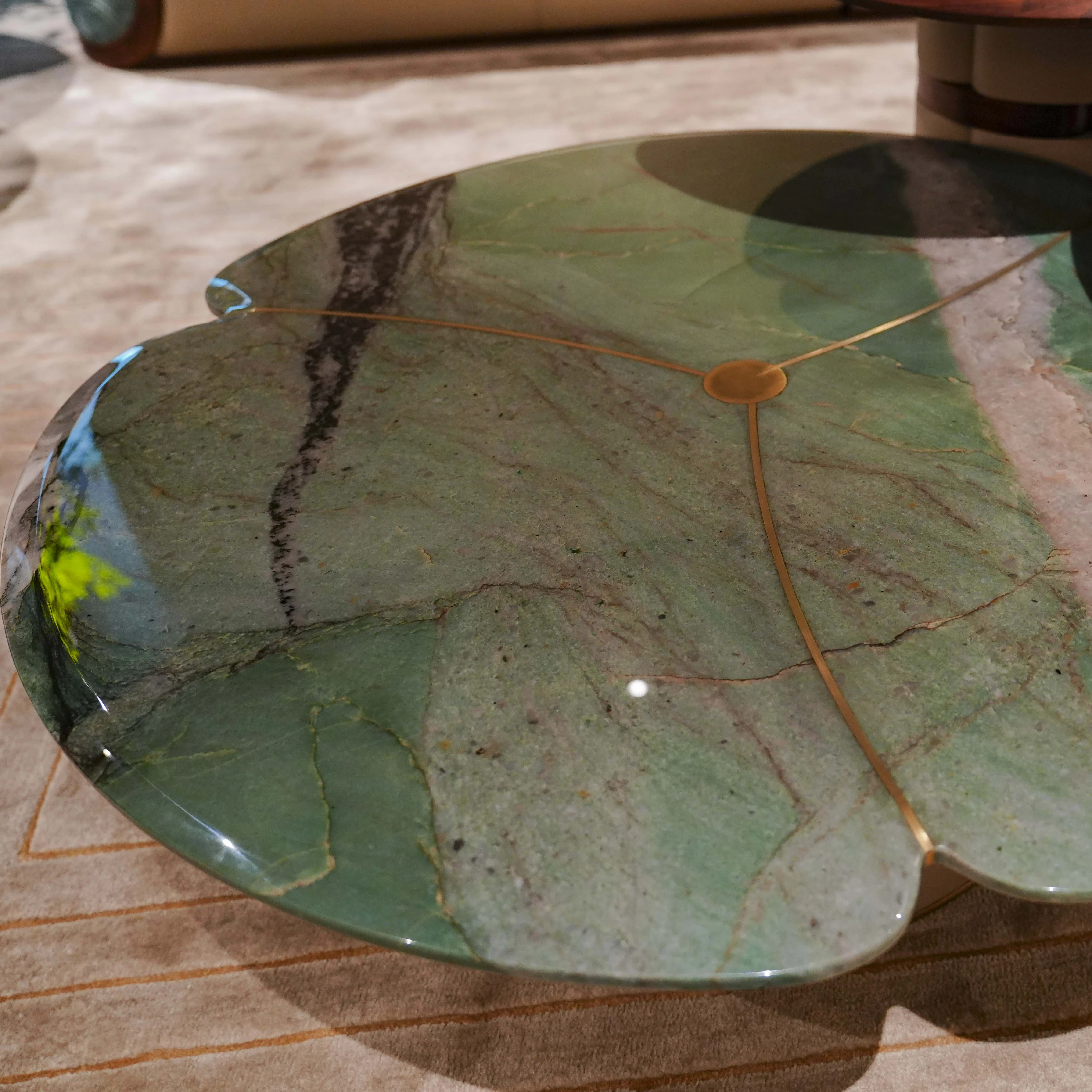 #Modern Minimalist Italian Walnut Coffee Table with Marble Lotus Leaf Shape Custom Design Living Room Home Furniture
#Modern Minimalist Italian Walnut Coffee Table with Marble Lotus Leaf Shape Custom Design Living Room Home Furniture