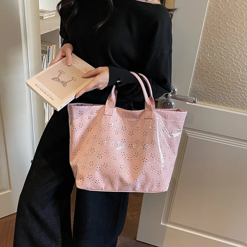 Fashion Large Capacity Transparent PVC Jelly Tote Bag Waterproof Lightweight Multi Function Women Handbag for Work Commute Mommy
Fashion Large Capacity Transparent PVC Jelly Tote Bag Waterproof Lightweight Multi Function Women Handbag for Work Commute Mommy