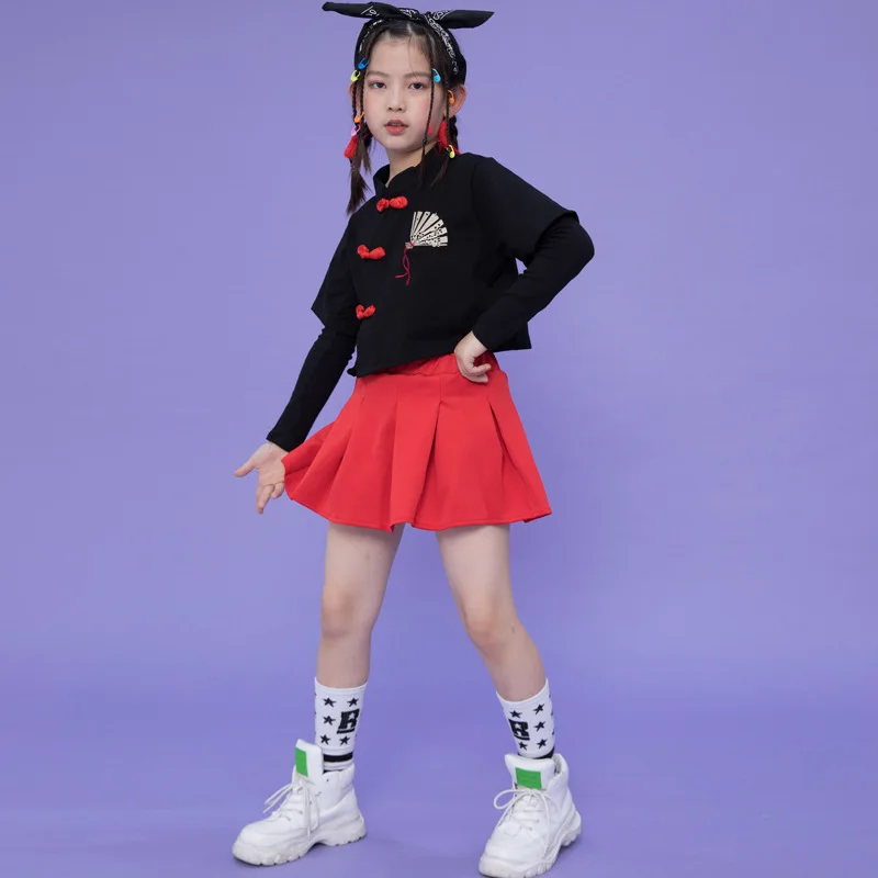 Children's hip-hop Chinese style retro two-piece suit, black and red girls' primary school cheerleading games dance suit 
Children's hip-hop Chinese style retro two-piece suit, black and red girls' primary school cheerleading games dance suit