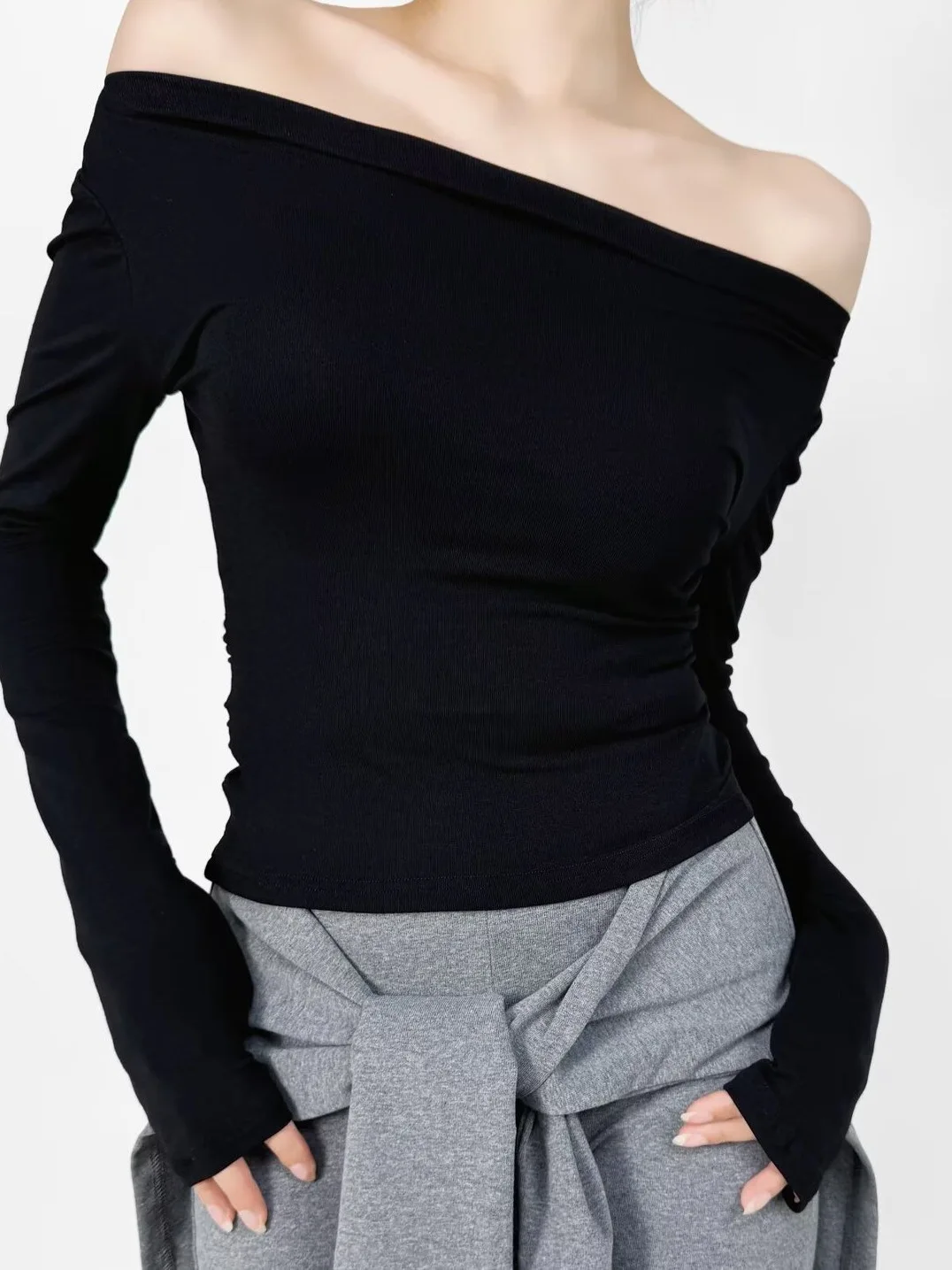 New 2024 Autumn/winter Slash Neck Off Shoulder Long Sleeve Pullover Women Cinching Waist Solid Slim Casual Knitted Top WC18
New 2024 Autumn/winter Slash Neck Off Shoulder Long Sleeve Pullover Women Cinching Waist Solid Slim Casual Knitted Top WC18