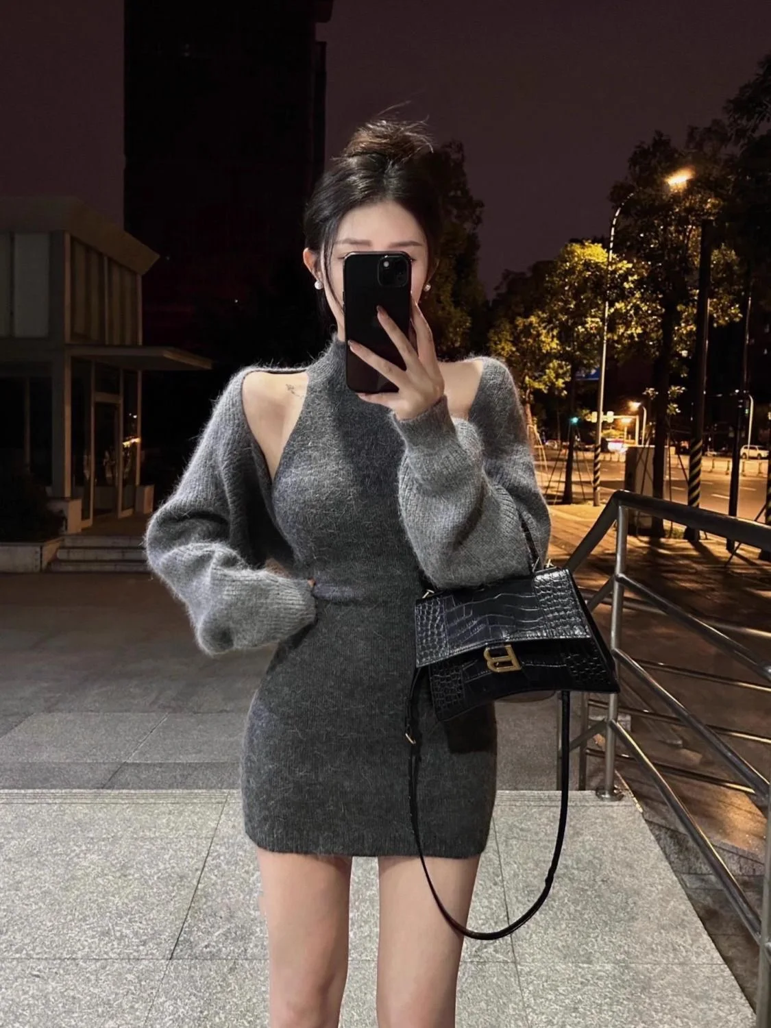 Sexy Spicy Girl Knitted Wrap Dress And Cardigan Set Women's Slimming High Waist Short Sleeve High Collar Fashion Ensemble
Sexy Spicy Girl Knitted Wrap Dress And Cardigan Set Women's Slimming High Waist Short Sleeve High Collar Fashion Ensemble