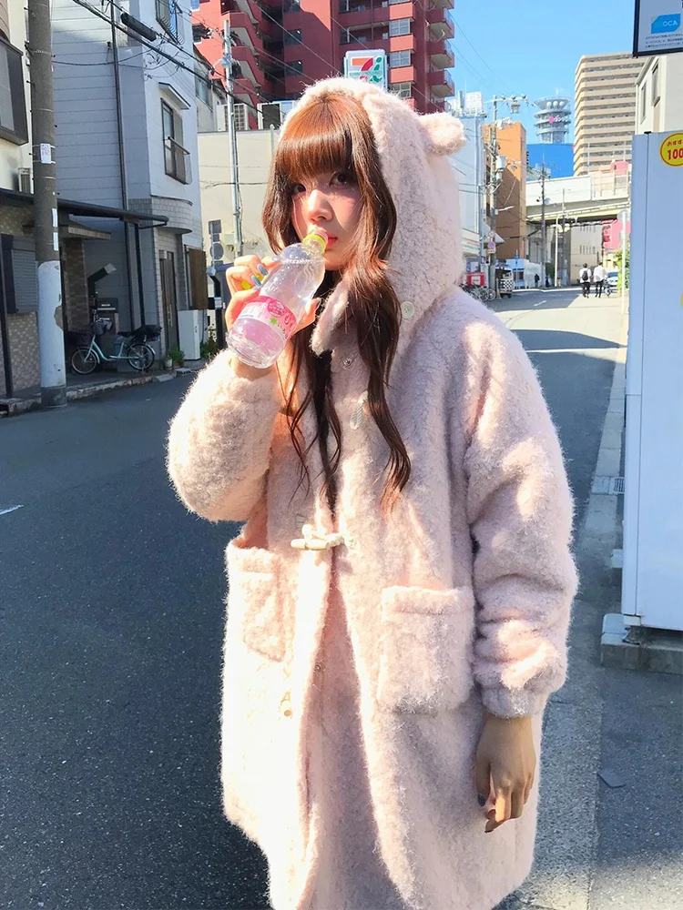 Sweet Sle Lamb Fur Jaet Women's Mid-Length Thiened Eco-friendly Leather Button Warm Coat with Hat Winter Outerwear
Sweet Sle Lamb Fur Jaet Women's Mid-Length Thiened Eco-friendly Leather Button Warm Coat with Hat Winter Outerwear