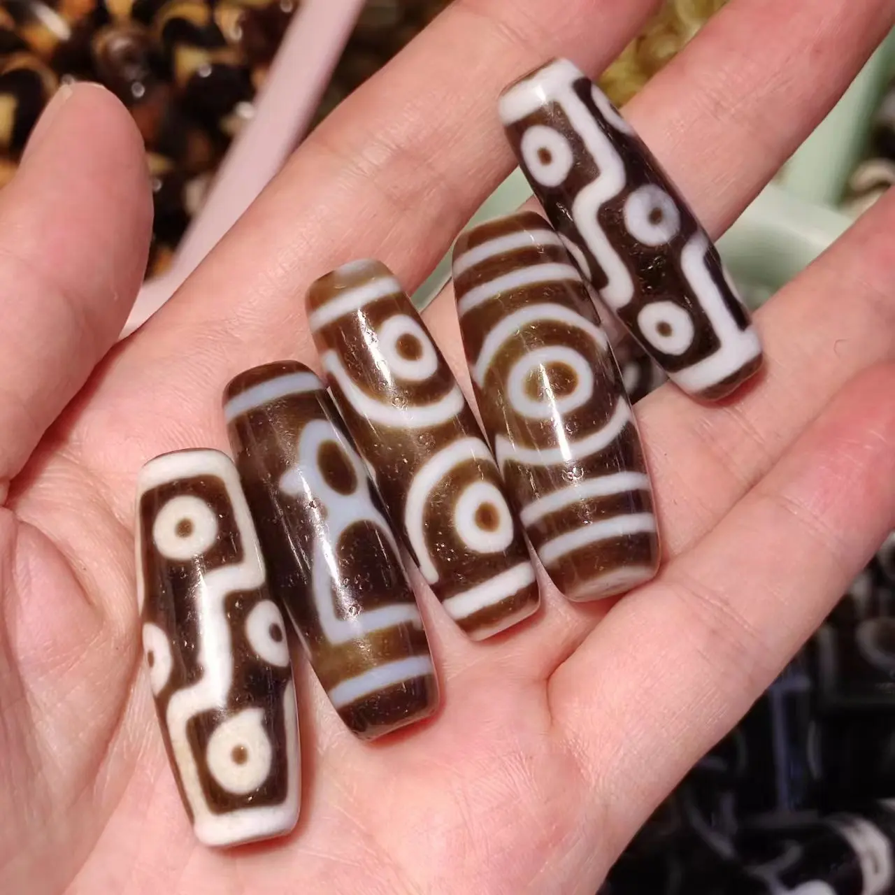 1pcs/lot Natural multi-pattern old agate dzi brown Weathering lines 40mm diy Bracelet necklace Accessories jewelry Ethnic style
1pcs/lot Natural multi-pattern old agate dzi brown Weathering lines 40mm diy Bracelet necklace Accessories jewelry Ethnic style