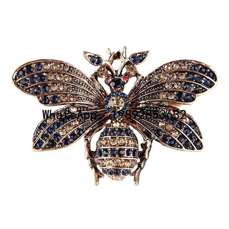 Vintage honeybee brooch - high-end insect brooch pin for outerwear and coats
Vintage honeybee brooch - high-end insect brooch pin for outerwear and coats