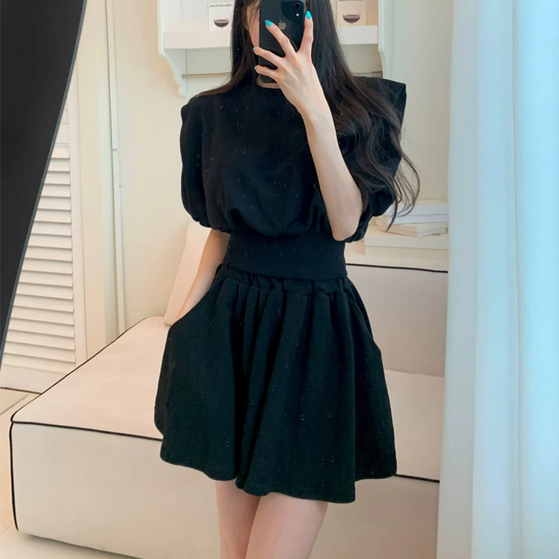 Summer Black Shorts Skirt 2 Piece Sets Women Outfit Korea Fashion Top and High Waist Short Pant Two Piece Set
Summer Black Shorts Skirt 2 Piece Sets Women Outfit Korea Fashion Top and High Waist Short Pant Two Piece Set