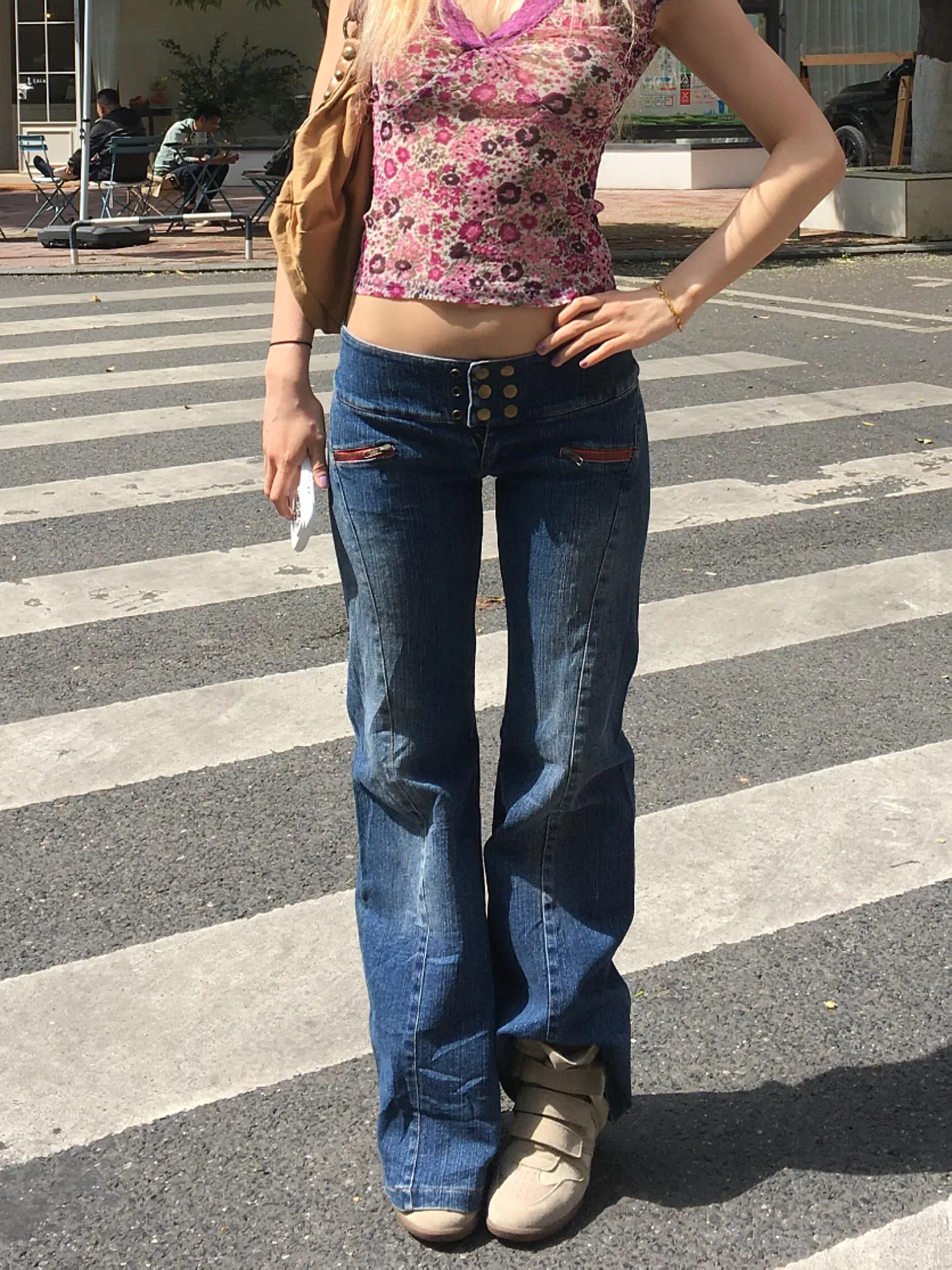 American Vintage Y2K Jeans for Women Sexy Slim Low-Waisted Wide Leg Denim Trousers Female Fashion Streetwear Flared Jean Pants
American Vintage Y2K Jeans for Women Sexy Slim Low-Waisted Wide Leg Denim Trousers Female Fashion Streetwear Flared Jean Pants