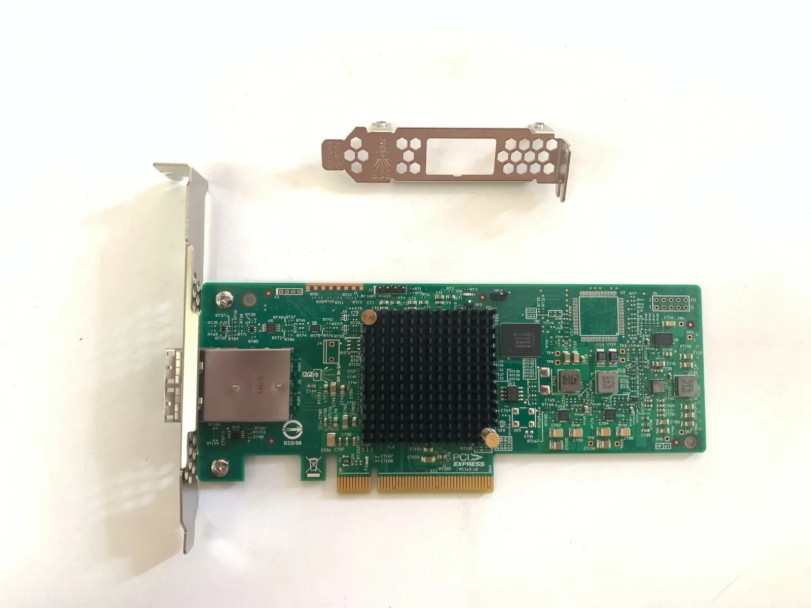 Broadcom LSI SAS 9300-8e 12Gb/s 8-port SFF8644 PCIe 3.0 IT mode control
Broadcom LSI SAS 9300-8e 12Gb/s 8-port SFF8644 PCIe 3.0 IT mode control