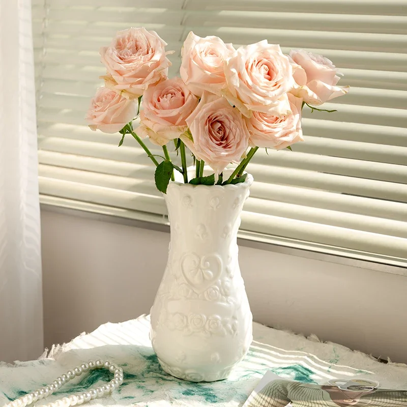 European Retro Relief Rose Ceramic Vase Highend Living Room Decor Desktop Home Decoration Ornaments
European Retro Relief Rose Ceramic Vase Highend Living Room Decor Desktop Home Decoration Ornaments