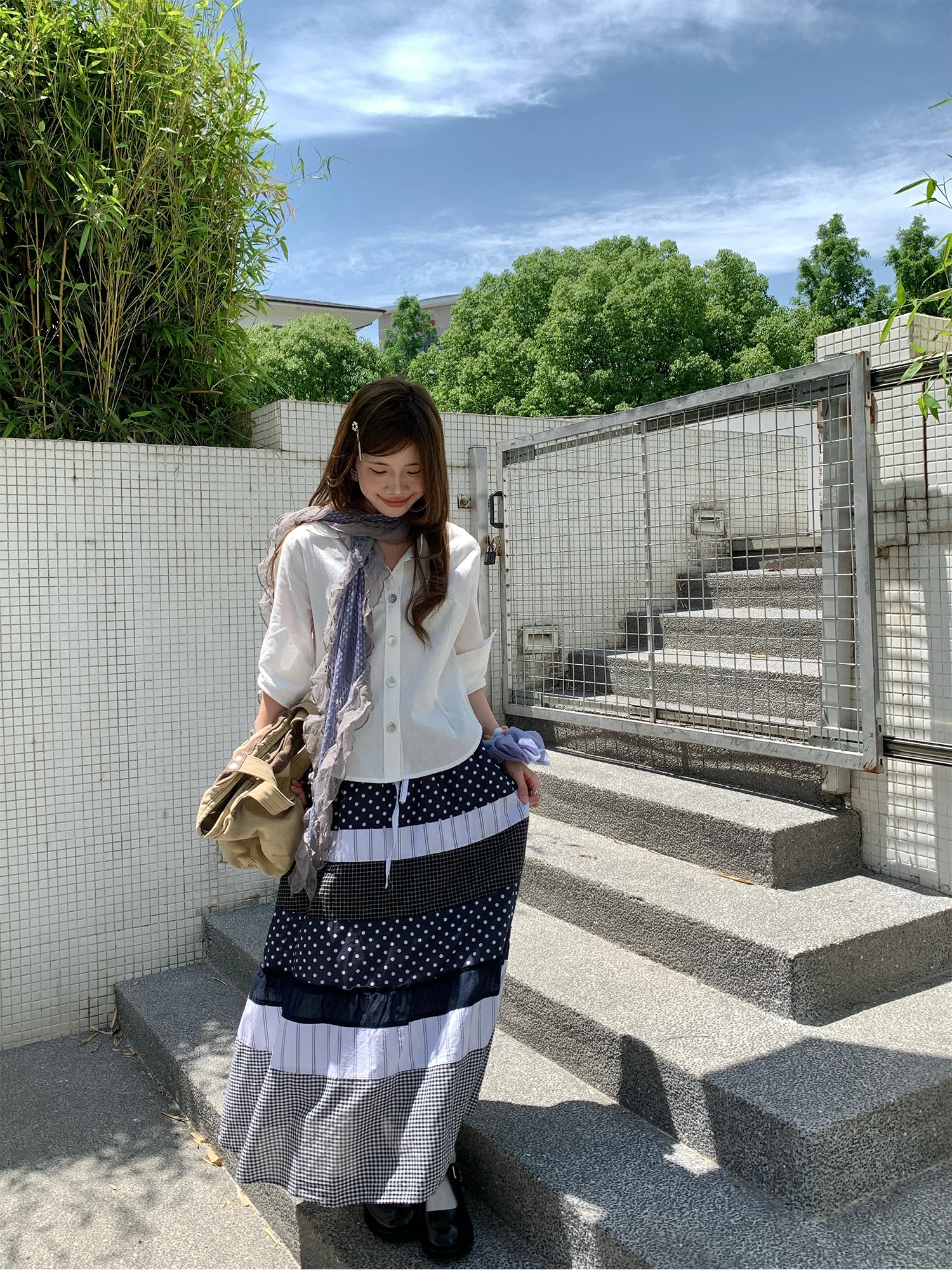 Белая льняная женская блузка с завышенной талией, классический корейский ретро-дизайн, создающий ощущение роскоши, лето 2025
Белая льняная женская блузка с завышенной талией, классический корейский ретро-дизайн, создающий ощущение роскоши, лето 2025