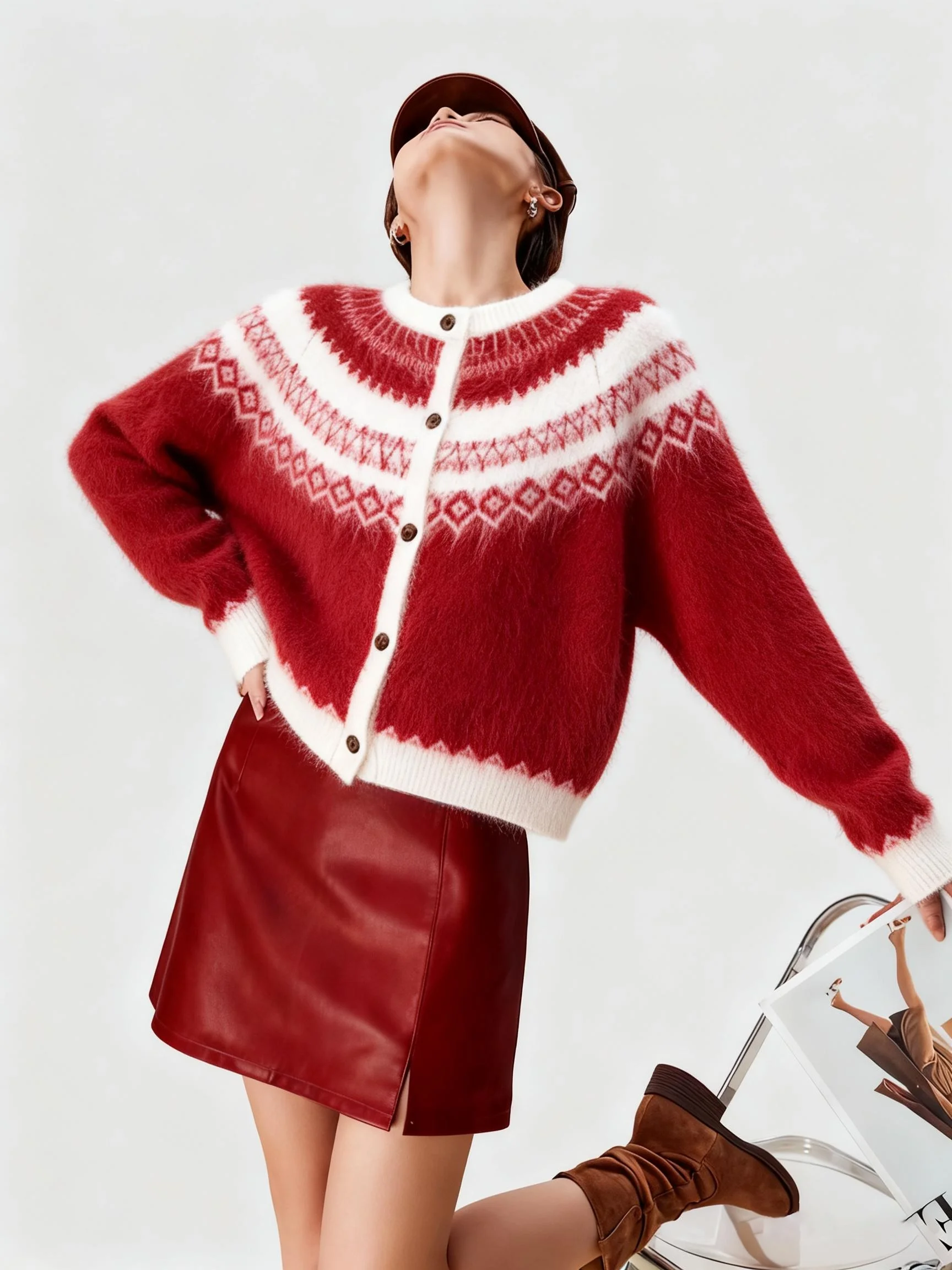 Красный вязаный кардиган с V-образным вырезом в стиле Fair Isle, женский зимний модный свитер, винтажный повседневный свободный крой
Красный вязаный кардиган с V-образным вырезом в стиле Fair Isle, женский зимний модный свитер, винтажный повседневный свободный крой