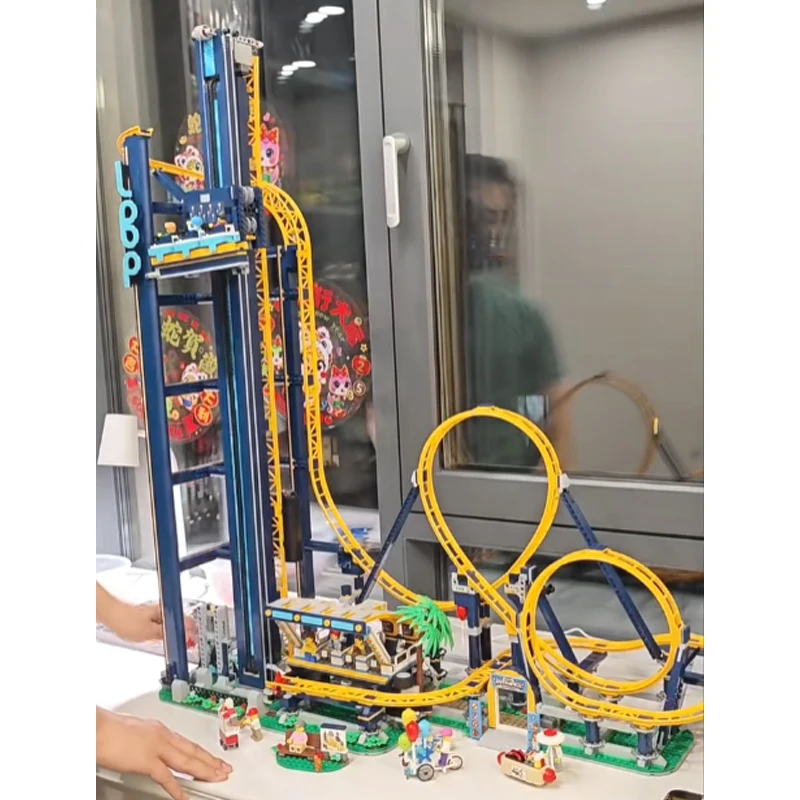 Stock 3756 PCS Loop Coaster Roller Coaster Amusement Park Building Block Bricks Compatiable 10303 Toy for Birthday Kids Gifts
Stock 3756 PCS Loop Coaster Roller Coaster Amusement Park Building Block Bricks Compatiable 10303 Toy for Birthday Kids Gifts