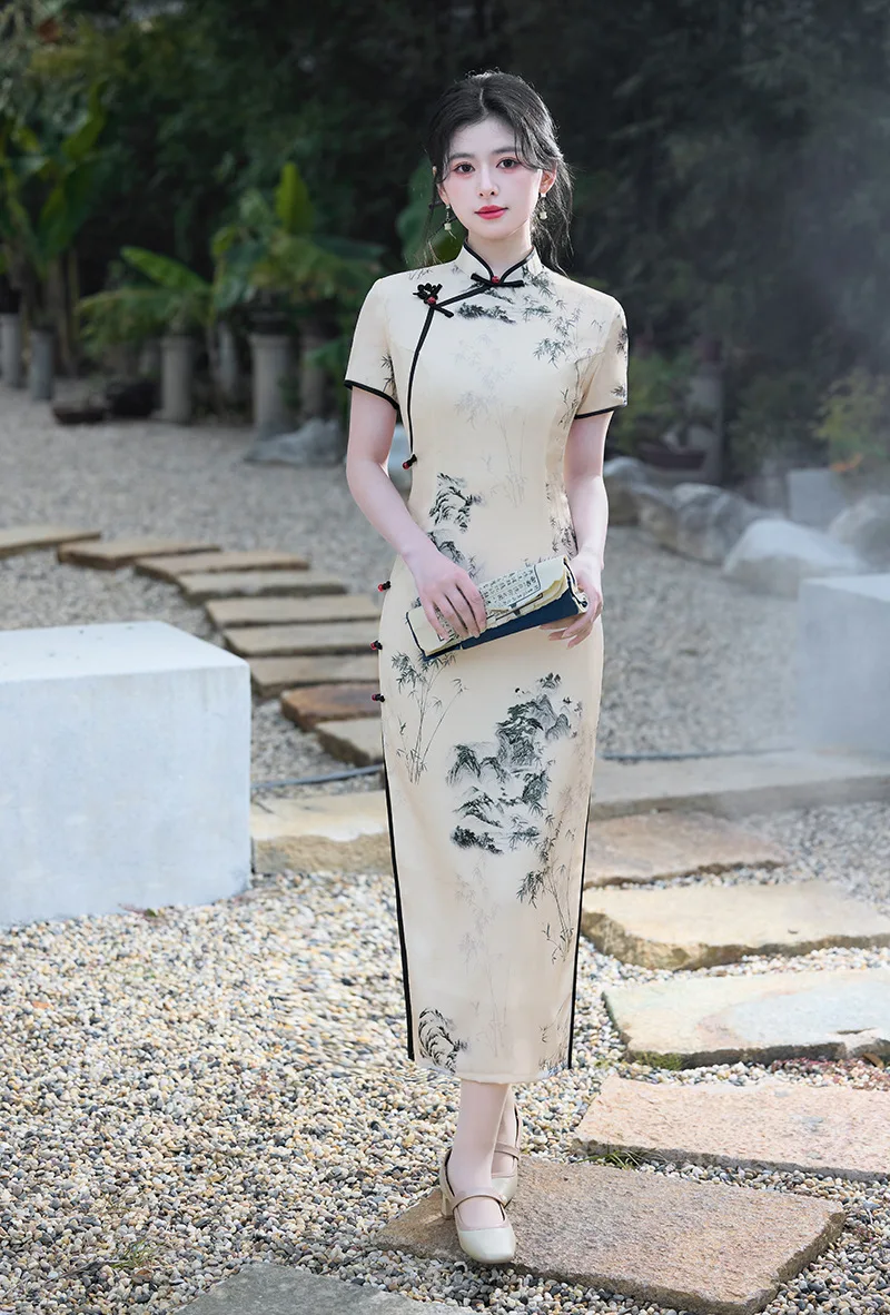 Spring/Summer Chinese Printed Satin Cheongsam Dress Short Sleeve Long Style Retro Qipao
Spring/Summer Chinese Printed Satin Cheongsam Dress Short Sleeve Long Style Retro Qipao