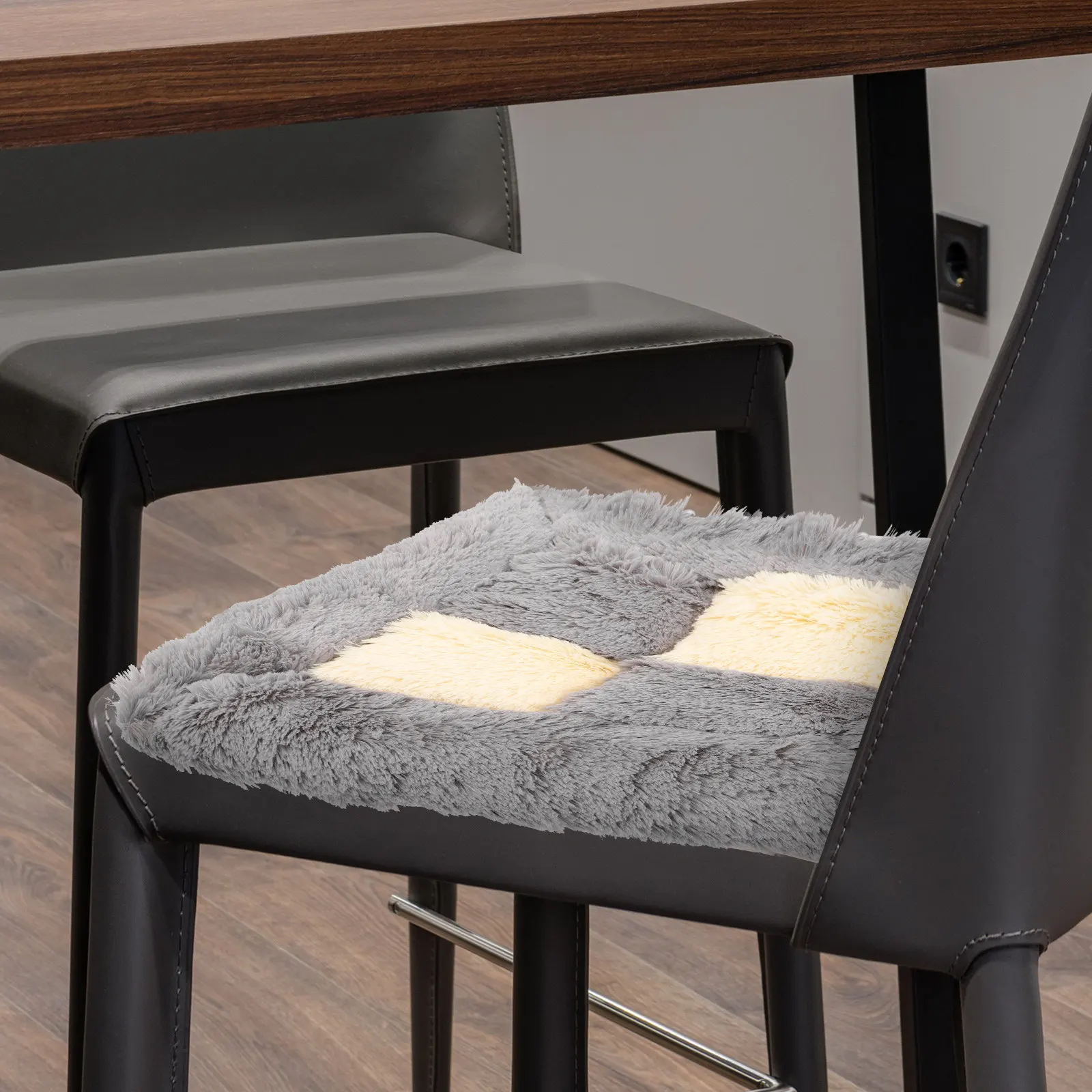 Anti-Skid Chair Cushion Thickened Padded Seat Pad Office Car Wheelchair Chair Pad with Fixing Strips for Tailbone Pain Relief
Anti-Skid Chair Cushion Thickened Padded Seat Pad Office Car Wheelchair Chair Pad with Fixing Strips for Tailbone Pain Relief