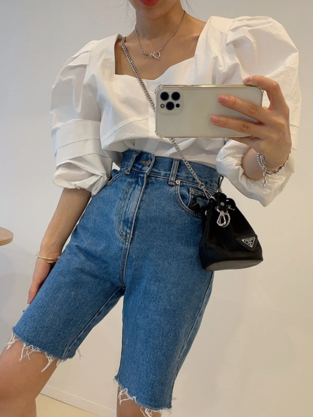 Retro Chic High Waist Denim orts Women's Frayed Straight Leg Five-Quarter Length Trousers Trendy Side Slit Jeans orts
Retro Chic High Waist Denim orts Women's Frayed Straight Leg Five-Quarter Length Trousers Trendy Side Slit Jeans orts