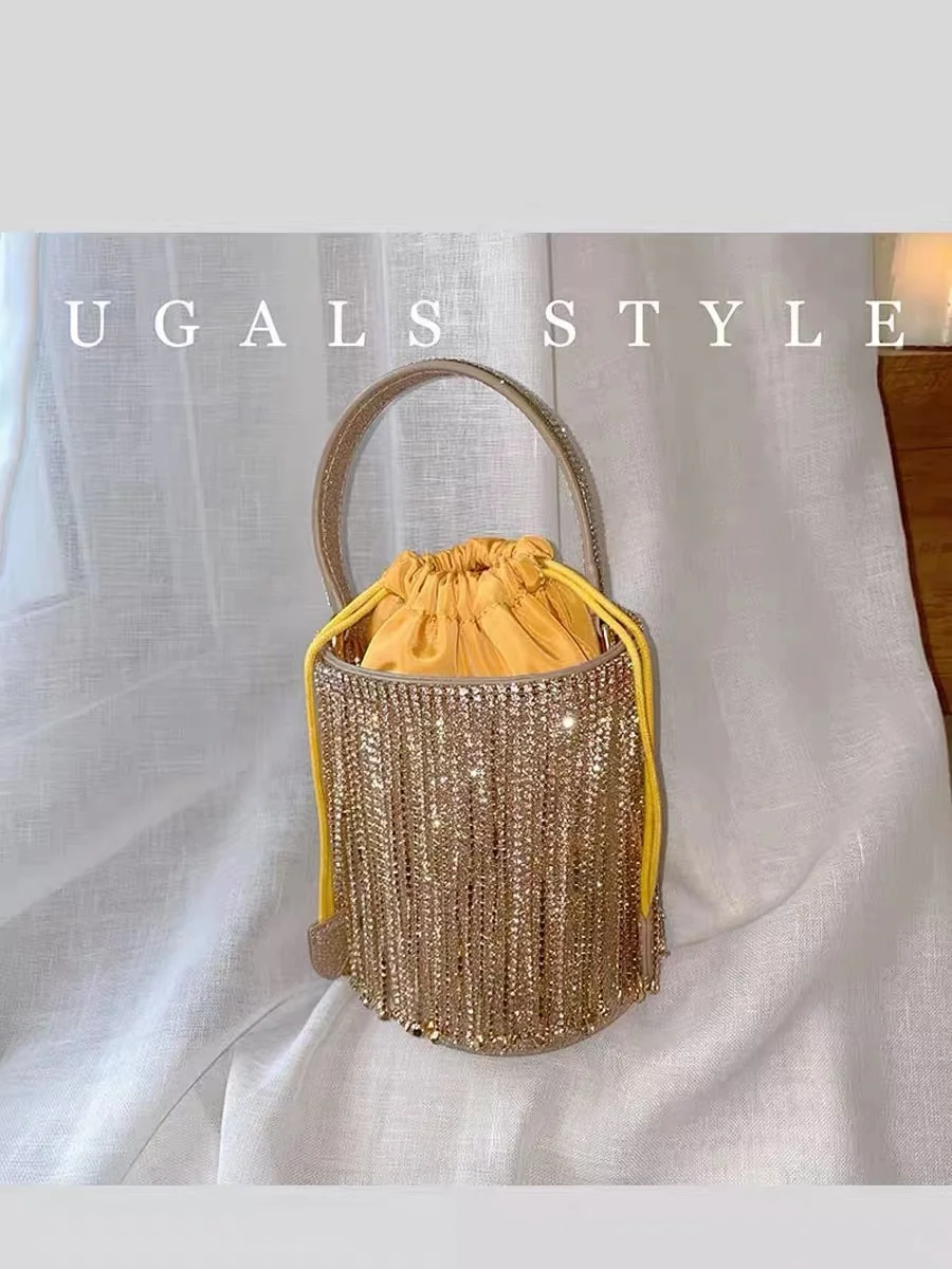 Bling Shiny Diamonds Tassel Bucket Bag Women Fashion Handbag Luxury Evening Bag Wedding Party Clutch Purse Female Crossbody Bag
Bling Shiny Diamonds Tassel Bucket Bag Women Fashion Handbag Luxury Evening Bag Wedding Party Clutch Purse Female Crossbody Bag