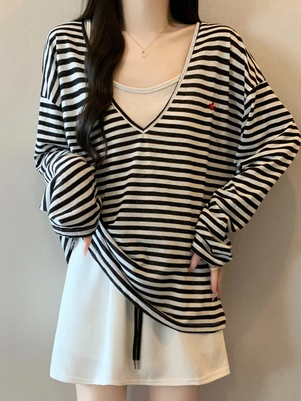 plus Size Summer Women's Fashion Set with Strap Stripe Sunscreen Outerwear Three-Piece Skirt High Waist Short Sleeve V-Neck T...
plus Size Summer Women's Fashion Set with Strap Stripe Sunscreen Outerwear Three-Piece Skirt High Waist Short Sleeve V-Neck T...