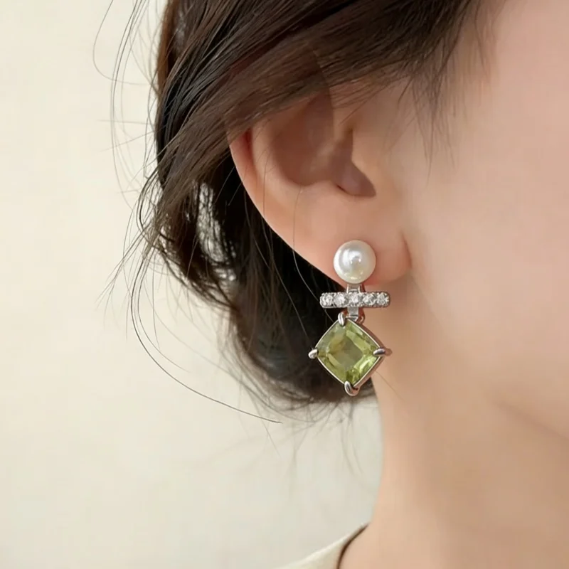 S925 Sterling Silver Natural Peridot Ear Buckle 6mm Square Olivine Pearl CZ Dangle Earrings For Women Jewelry
S925 Sterling Silver Natural Peridot Ear Buckle 6mm Square Olivine Pearl CZ Dangle Earrings For Women Jewelry