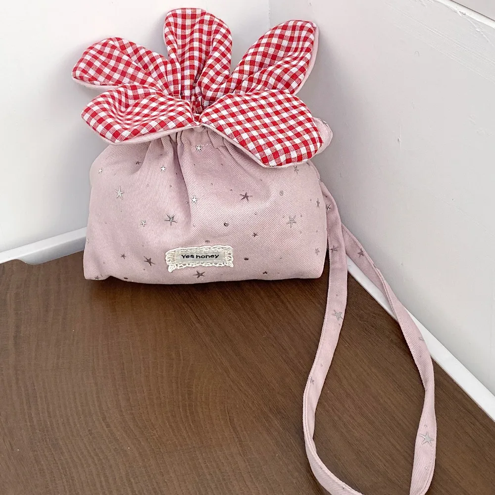Bundle Pocket Flower Drawstring Crossbody Bag Plaid Korean Style Canvas Shoulder Bag Portable Cloth Sparkly Star Flower Bag
Bundle Pocket Flower Drawstring Crossbody Bag Plaid Korean Style Canvas Shoulder Bag Portable Cloth Sparkly Star Flower Bag