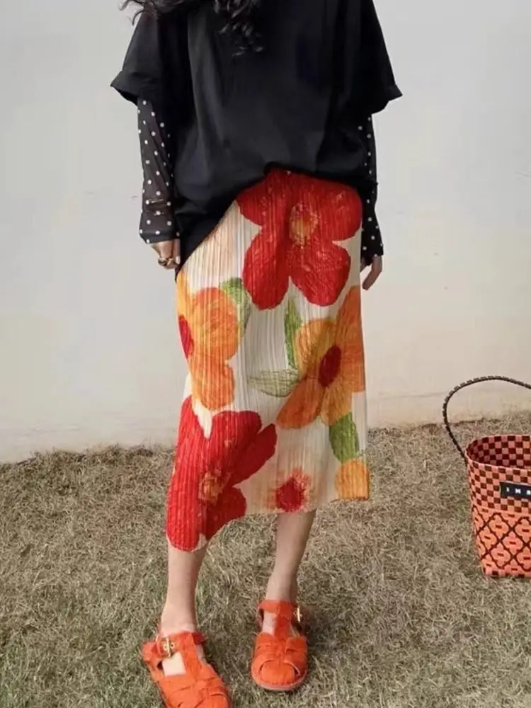 French pleated skirt women's summer new thin loose elastic waist casual printing fashion design Joker hip straight skirt
French pleated skirt women's summer new thin loose elastic waist casual printing fashion design Joker hip straight skirt