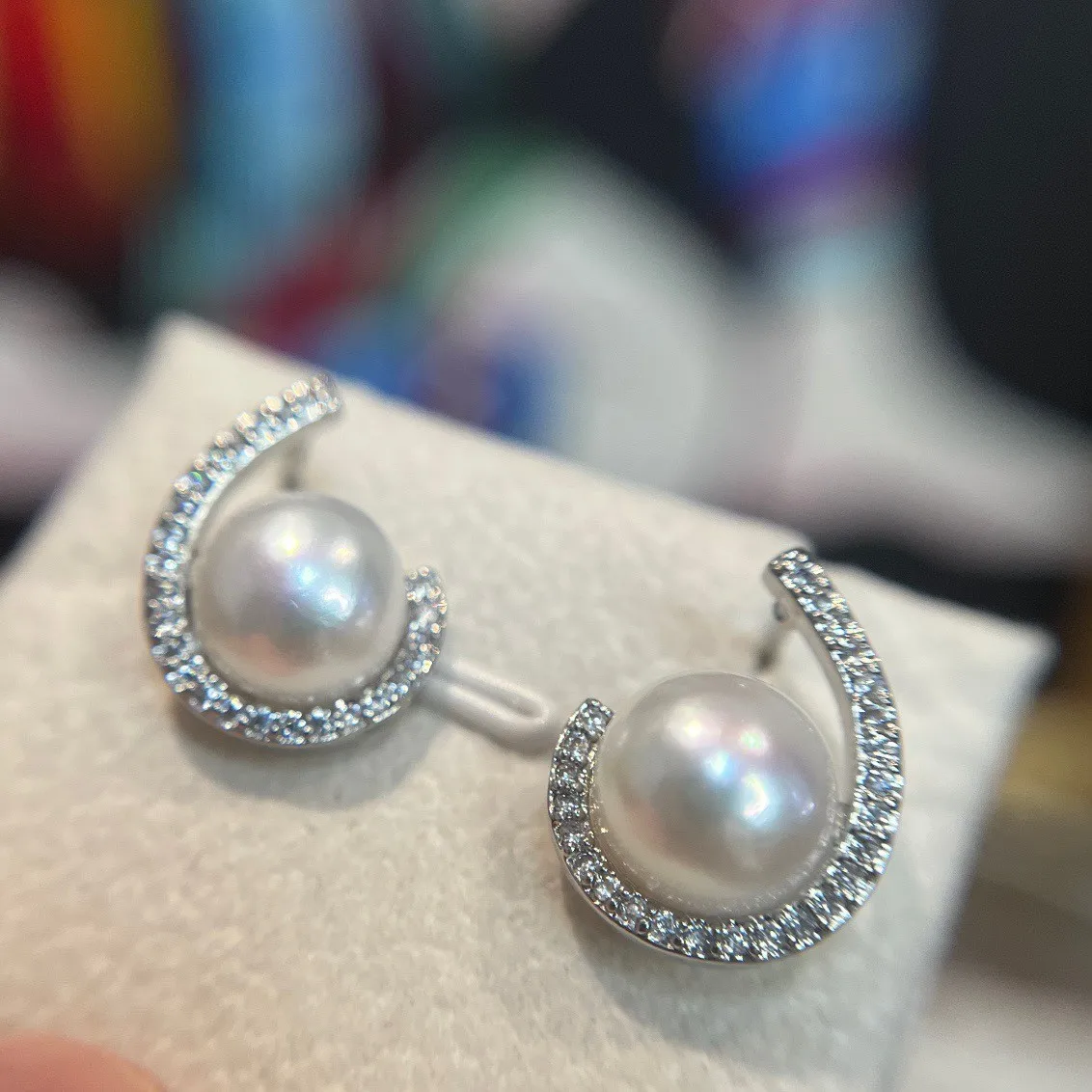 Fashion Shiny Crystal Comma Design 100% Natural Freshwater Pearl 925 Sterling Silver Female Stud Earrings Jewelry For Women Gift
Fashion Shiny Crystal Comma Design 100% Natural Freshwater Pearl 925 Sterling Silver Female Stud Earrings Jewelry For Women Gift