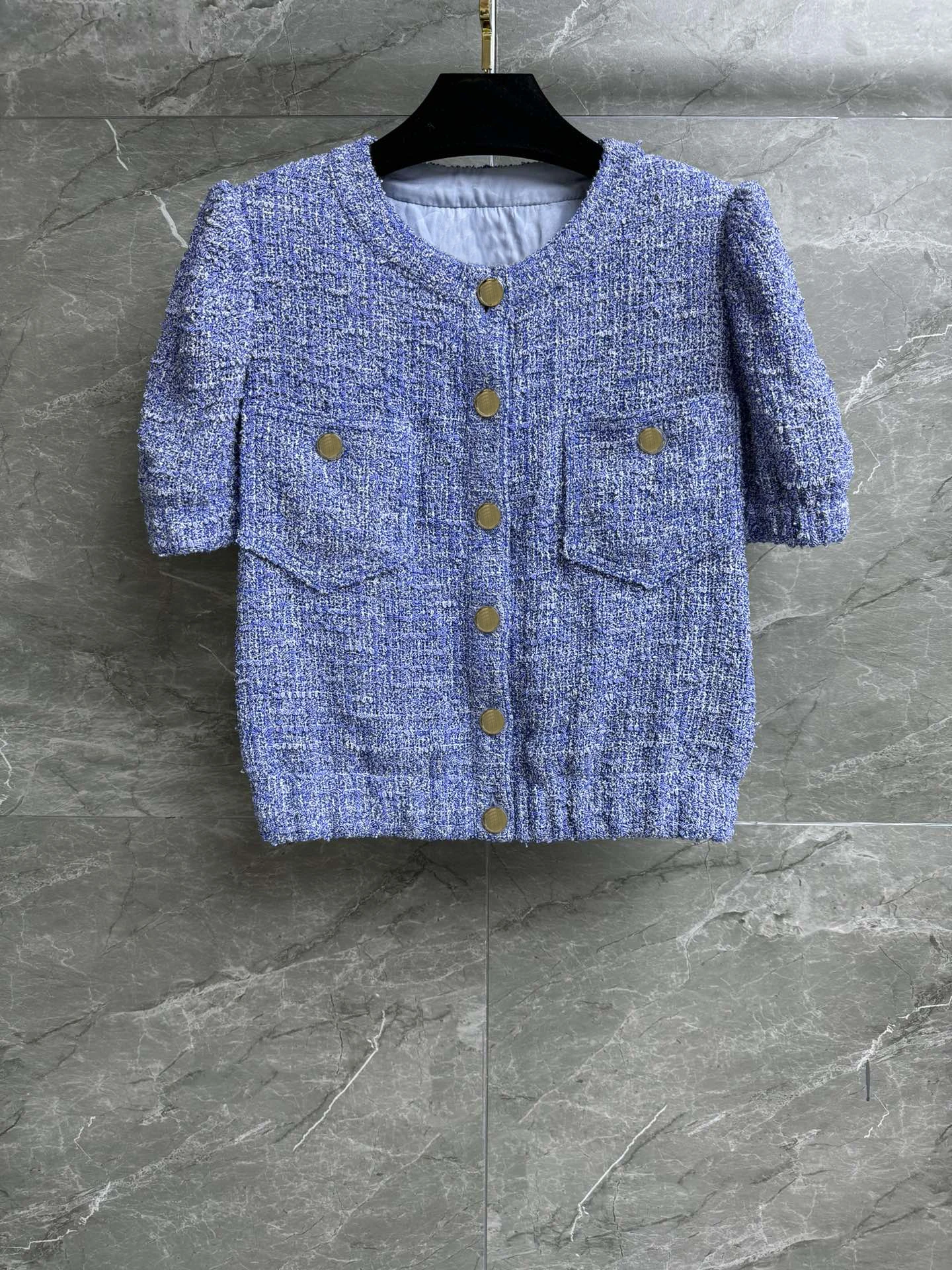 Jacket Short-sleeved single-breasted design Fashionable temperament Slim Soft and comfortable 2023 autumn women's new hot
Jacket Short-sleeved single-breasted design Fashionable temperament Slim Soft and comfortable 2023 autumn women's new hot