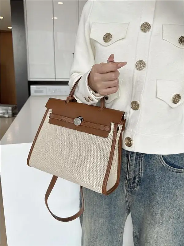 Fashionable Commuter Platinum Canvas Tote Bag Crossbody Handbag Women's Bag Fonck Hong Kong 2025 New Style Casual Tote Bag
Fashionable Commuter Platinum Canvas Tote Bag Crossbody Handbag Women's Bag Fonck Hong Kong 2025 New Style Casual Tote Bag