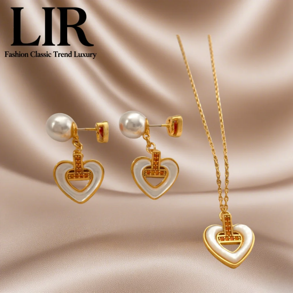 LIR 2025 New Retro - Minimalist Jewelry Set: Heart - Shaped Necklace & Earrings, Classic Youthful Charm 
LIR 2025 New Retro - Minimalist Jewelry Set: Heart - Shaped Necklace & Earrings, Classic Youthful Charm