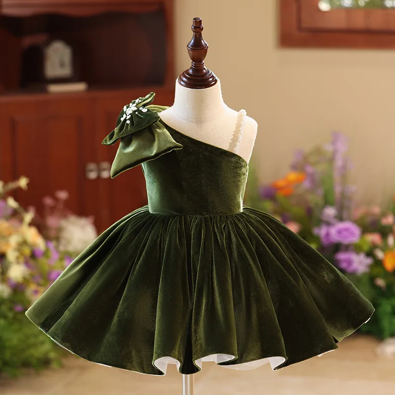 Boutique Green Girl Single-Shoulder Sleeveless Party Dress Soft Puffy Christmas Gown for Little Girl Birthday Communion Ceremony
Boutique Green Girl Single-Shoulder Sleeveless Party Dress Soft Puffy Christmas Gown for Little Girl Birthday Communion Ceremony