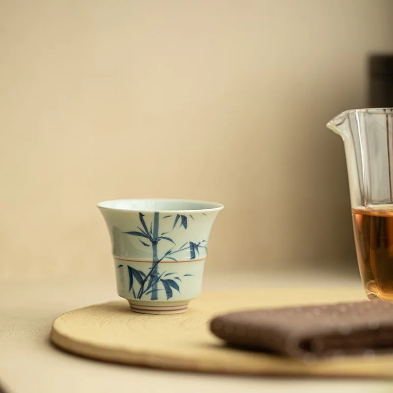 2Pc Hand-painted Underglaze Blue and White Bamboo Teacup Master Cup Guest Cup Bamboo Cup Ceramic Te Set Exquisite Kung Fu TeaCup
2Pc Hand-painted Underglaze Blue and White Bamboo Teacup Master Cup Guest Cup Bamboo Cup Ceramic Te Set Exquisite Kung Fu TeaCup